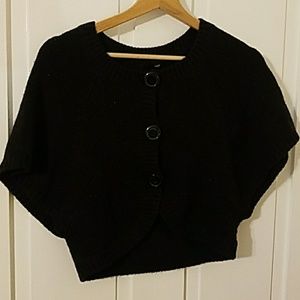 Cropped short sleeved sweater